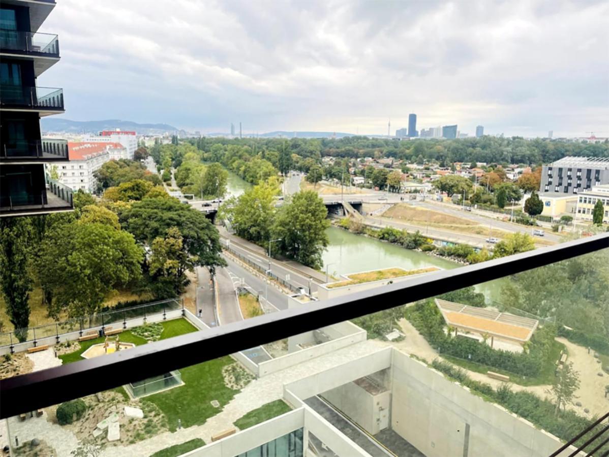 Sunrise Above Sky With Rooftop Pool Vienna Exterior photo