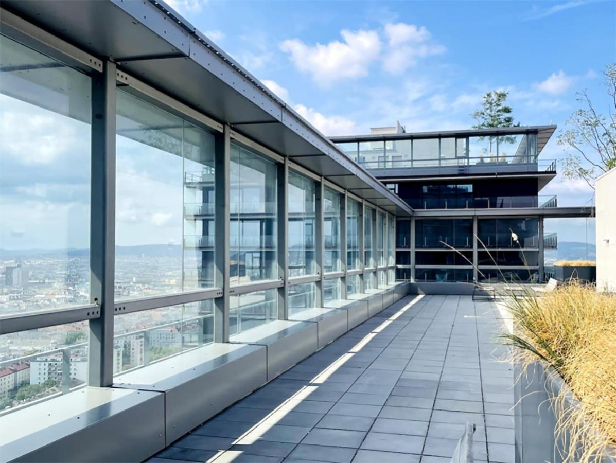 Sunrise Above Sky With Rooftop Pool Vienna Exterior photo
