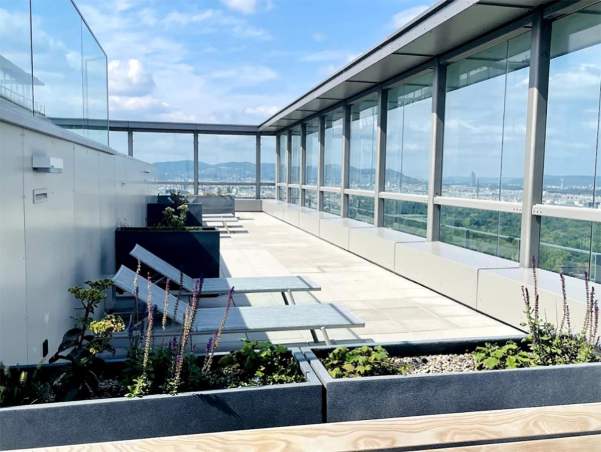 Sunrise Above Sky With Rooftop Pool Vienna Exterior photo